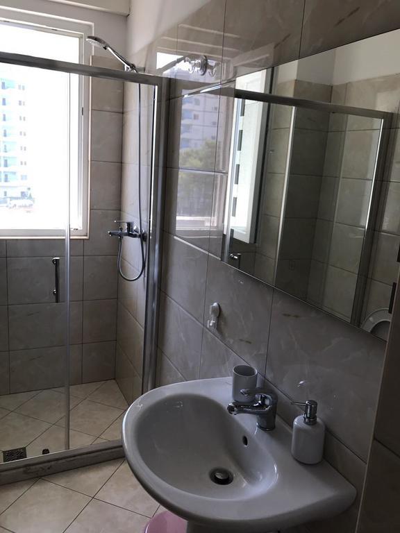 Viktoria'S Apartments Shengjin Luaran gambar