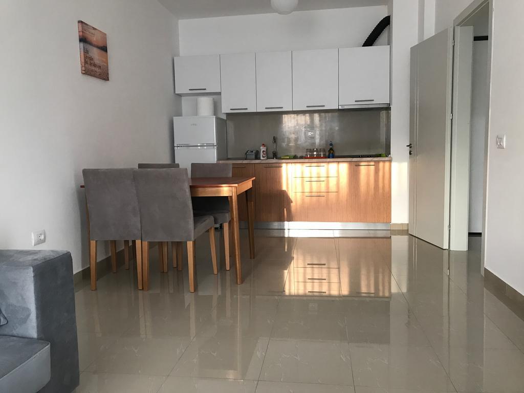 Viktoria'S Apartments Shengjin Luaran gambar
