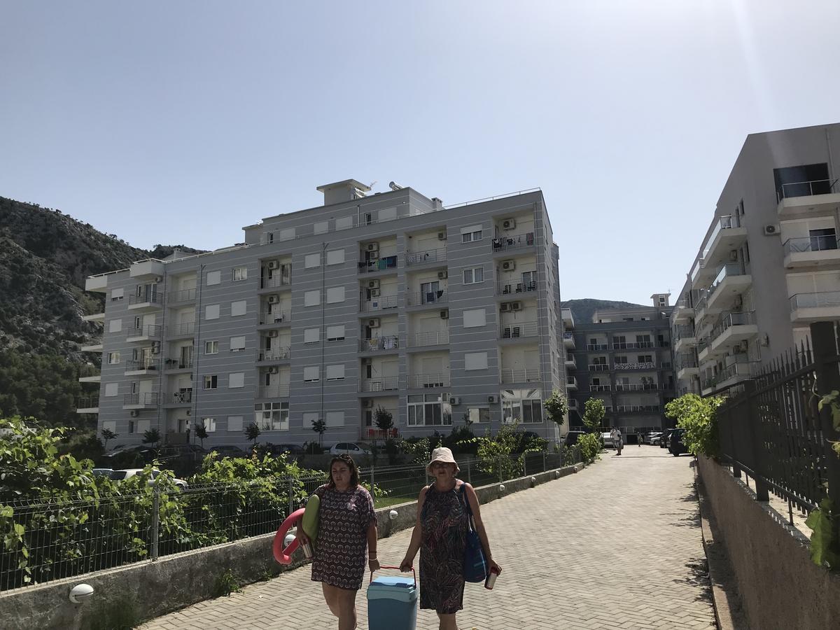 Viktoria'S Apartments Shengjin Luaran gambar